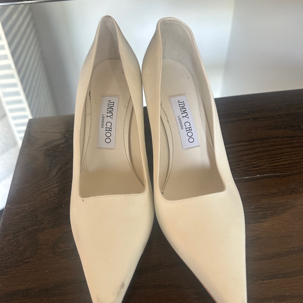 Jimmy Choo Cream Satin Women's Pumps